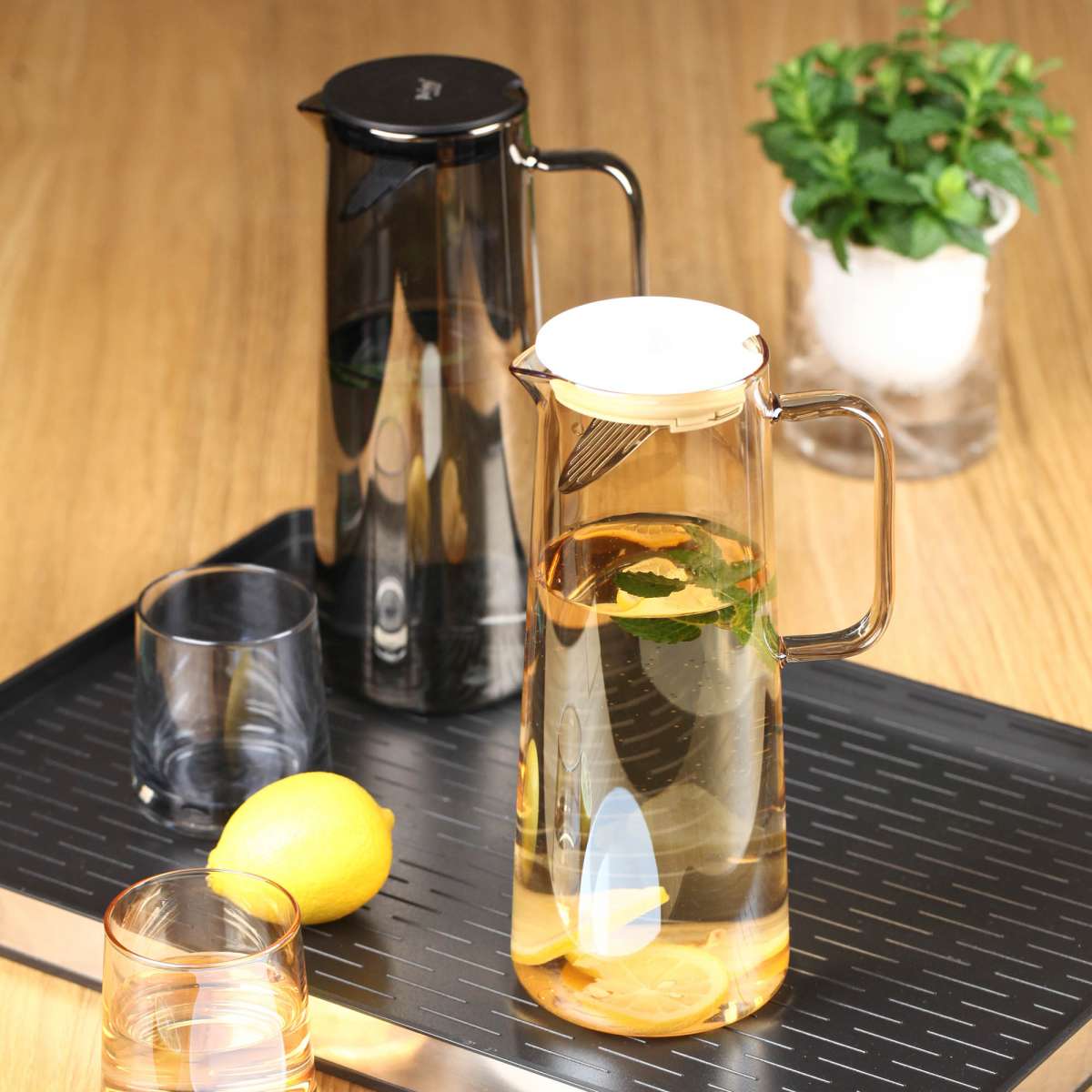 Glaskaraffe 1,35 L galvanisiert Grau mit Deckel Sieb Wasser Karaffe Glas Kanne Krug Filter | Karaffe & Krüge | Geschirr & Besteck | Kochen & Küche